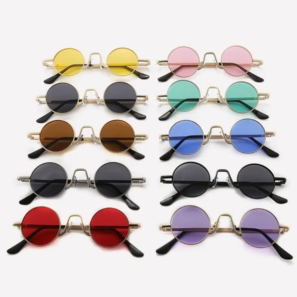 製品名: 小さな丸いサングラススタイル: レトロなファッションカラー: お好みで9色レンズ素材: ポリカーボネートフレーム素材: pc、金属偏光タイプ: 偏光なし製品サイズ: 合計幅: 133 (5.
