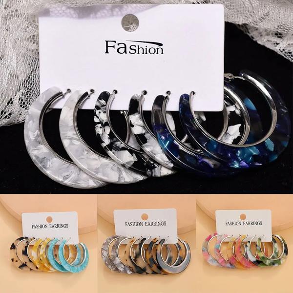 名前: アクリルイヤリングセット素材: アクリルサイズ: 4.5cmスタイル: ファッション適用可能なシーン: 家庭、オフィス、パーティー、毎日のパッケージが含まれています: 1個アクリルイヤリングセ