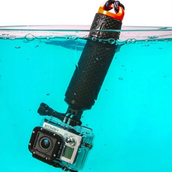 もう GOPRO カメラを失うことはありません: ハンドラーの浮遊ボディ設計により、カメラを水面に保ち、水没を防ぎます。 ハンドルの底にある明るい色のカップにより、視認性が向上し、水中でのスポッティン