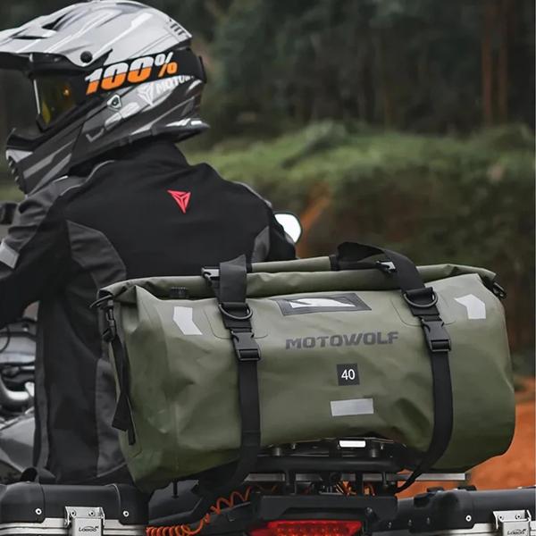 カラー:グリーン/イエロー/ブラック 仕様：40リットル/66リットル 耐荷重:約200KG 防水効果：レベル6 生地組成:防水素材 製品説明 防水素材：シンプルで効果的なロールトップデザインで100