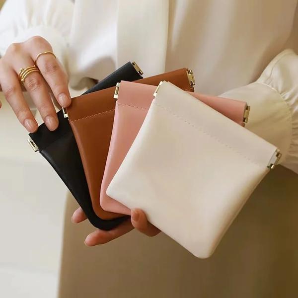 製品情報 名前:シンプルなメイクアップ収納バッグ女性ファッションポータブルミニキージュエリー化粧品オーガナイザーポーチ 素材: PU サイズ: 12*11センチメートル カラー: ピンク、ブラック、ブ
