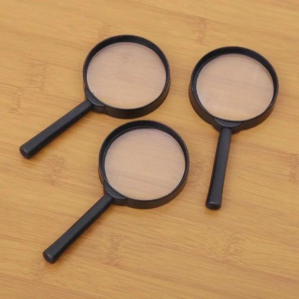 材質: プラスチックカラー: ブラックレンズ直径: 60mmサイズ: 4.72*2。36インチ/12*6cm機能: 便利、便利、実用的、ポータブルパッケージに含まれるもの: 1個 * 5倍拡大鏡注意: